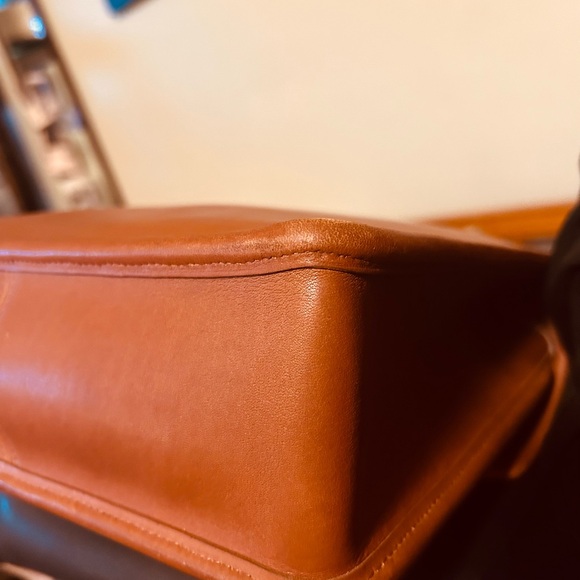 Coach Vintage Brown Willis Purse - Picture 15 of 16